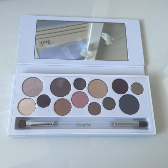 BRAND NEW LIMITED EDITION - Picture 2 of 4